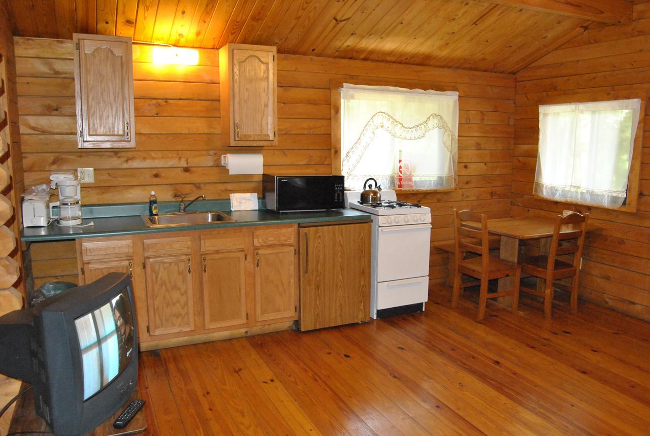 Robin Hill Camping Resort One-Bedroom Cottage 8 Lenhartsville Exteriör bild