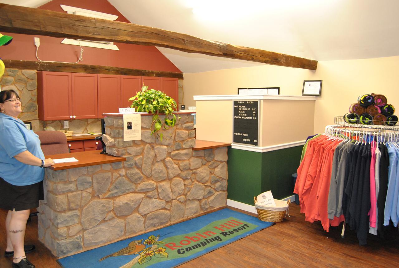 Robin Hill Camping Resort One-Bedroom Cottage 8 Lenhartsville Exteriör bild
